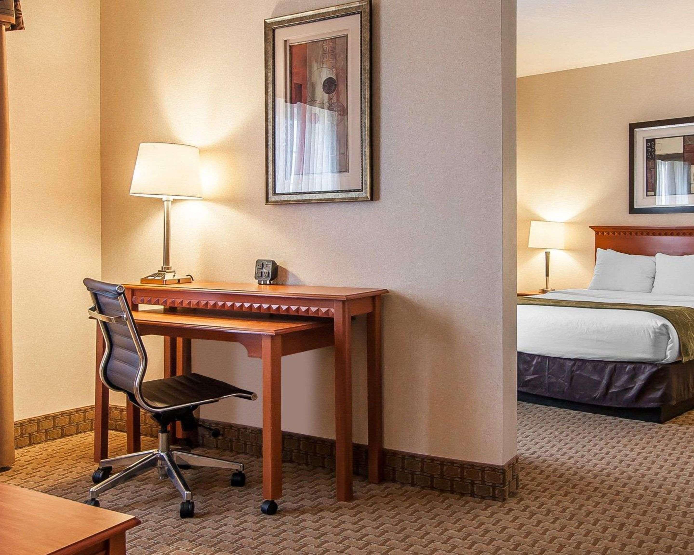Comfort Suites Redmond Airport Екстериор снимка